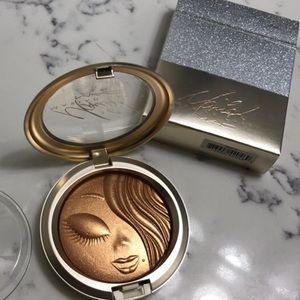 MAC Mariah Carey “My Mimi” Highlight, New!